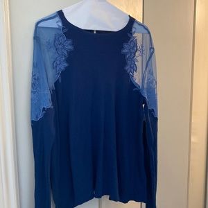 Free People sweater size med
